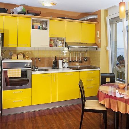 Apartment Sunny Yellow - With Balcony And Parking Place, Split Quarto foto